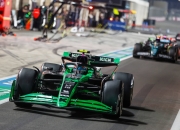 开云体育在线-红牛车队力克法拉利，周冠宇统治全场的简单介绍