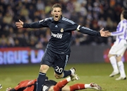 开云足球直播-绿茵与硬木的交响，当欧冠半决赛的焦点，遇上马刺对热火的制霸传奇