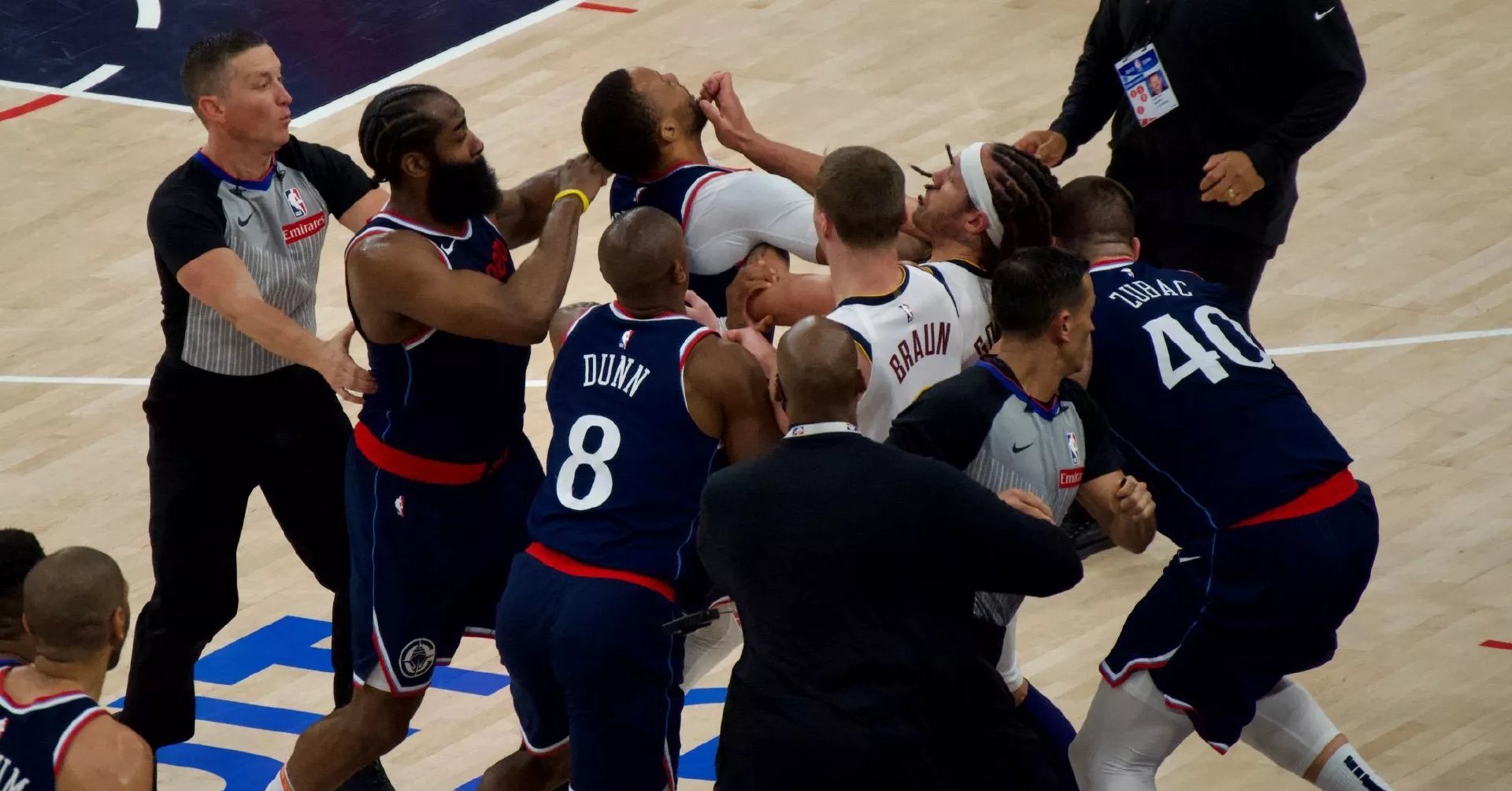 多特蒙德绝地反击那不勒斯，马尔基尼奥斯关键制胜的简单介绍