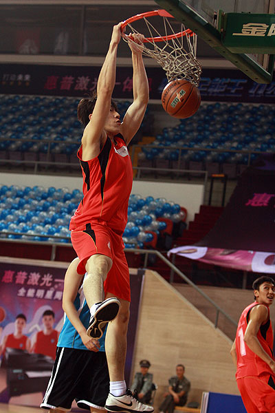 非洲篮球明星备战篮球赛，期待闪光表现的简单介绍