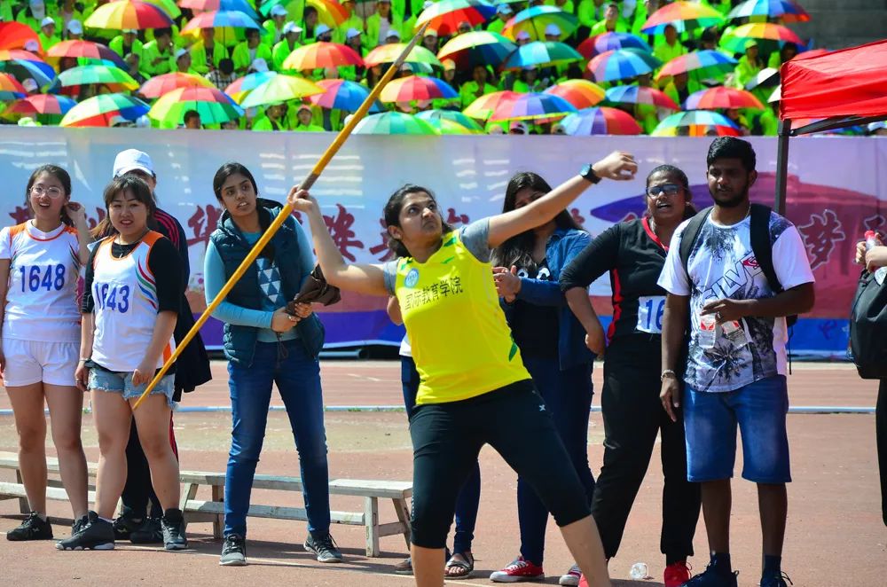 包含精华视频回放，每一场比赛共饱眼福的词条