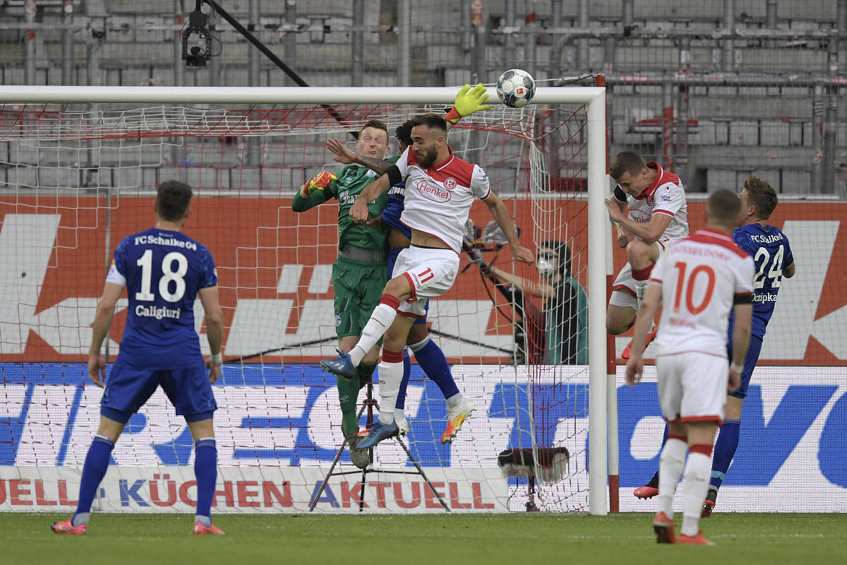 包含巴列卡诺客场被赫塔菲击败,遭遇连败的词条 包含巴列卡诺客场被赫塔菲击败,遭遇连败的词条