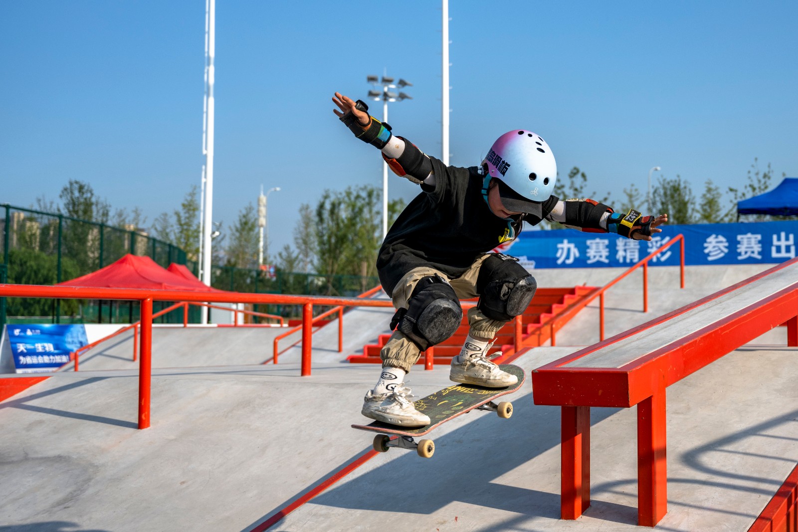 斯洛文尼亚选手在滑板比赛中创造纪录 斯洛文尼亚选手在滑板比赛中创造纪录