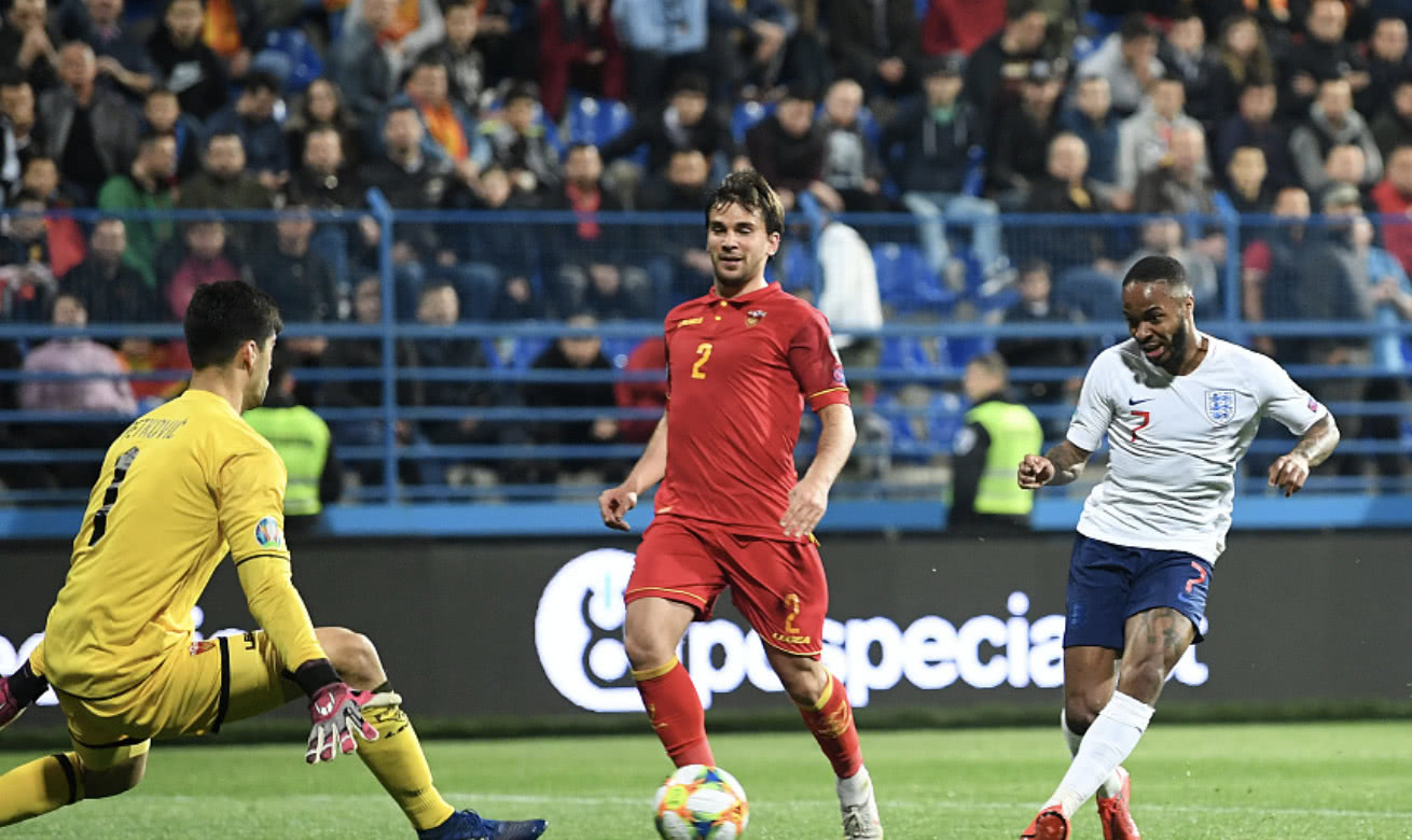 英格兰客场力克黑山，继续保持全胜战绩