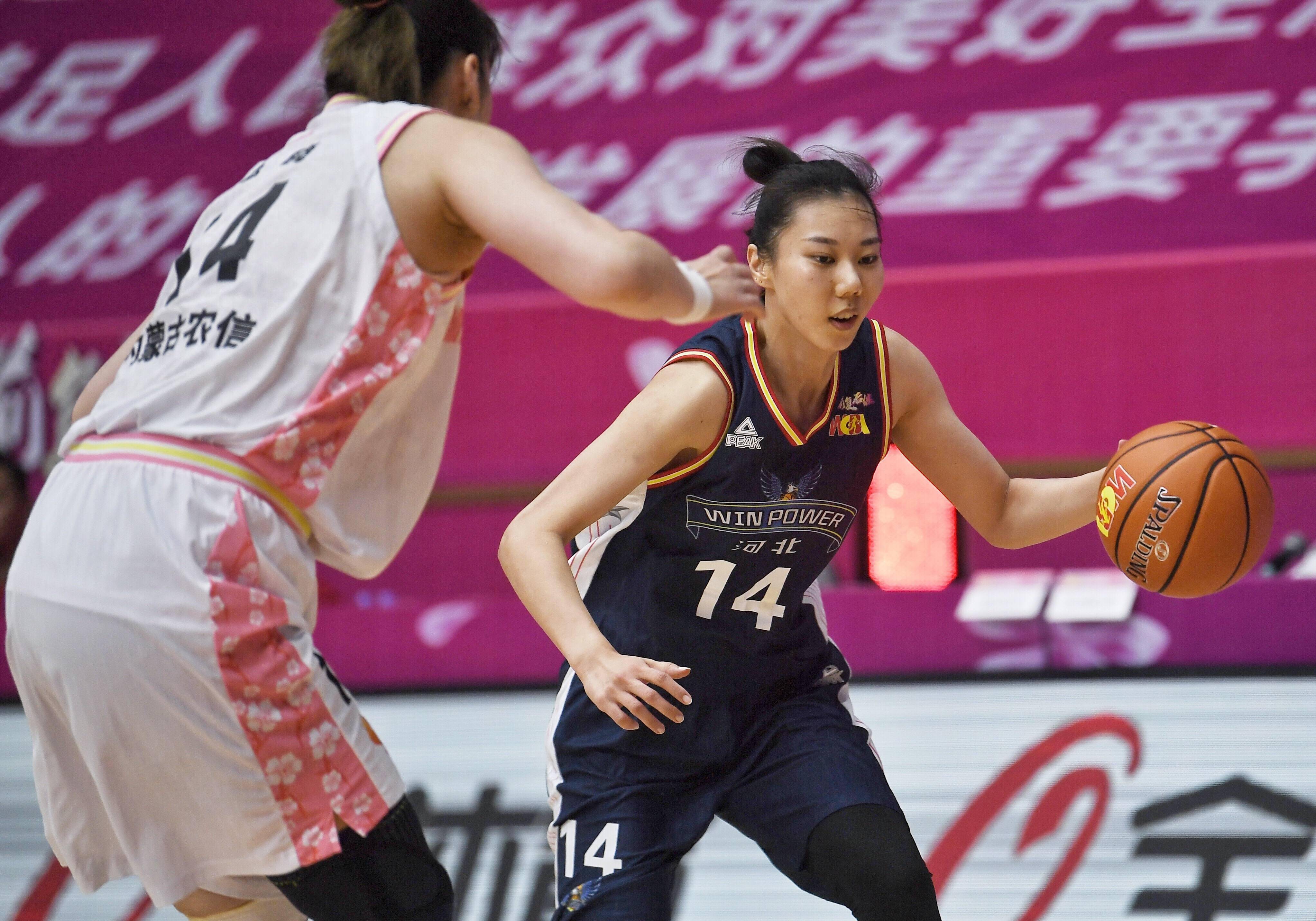 河北篮球队斗志昂扬,士气高昂 河北篮球队斗志昂扬,士气高昂