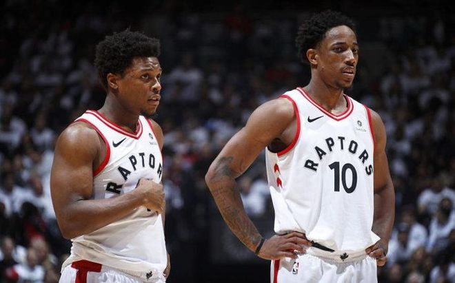 包含雄鹿客场大败雄鹿，劳森快攻破堪王朝的词条