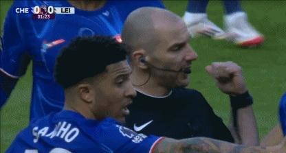 球星们的精彩表现引发广泛讨论和关注