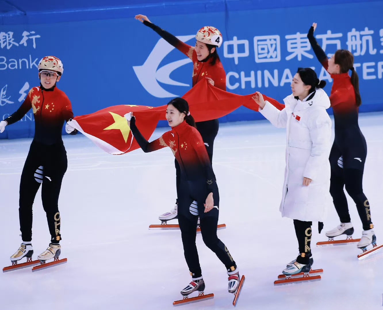 奥地利冰壶团队实现逆袭夺冠,喜提金牌 奥地利冰壶团队实现逆袭夺冠,喜提金牌