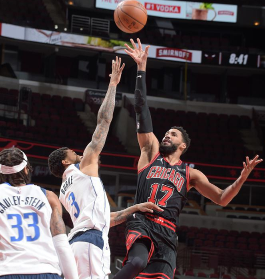 山西队鏖战深圳队,拉文状态火热的简单介绍 山西队鏖战深圳队,拉文状态火热的简单介绍